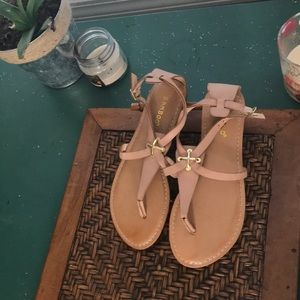 Bamboo women’s sandals reposhed.